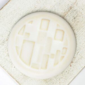 36 mm Klimt Mosaic Angles Beadingschool Art Cabochon Antique White on light clay x 1 pc(s)