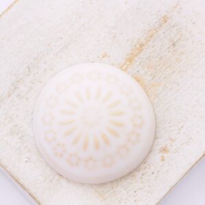 26 mm Small Round Klimt Blossom Beadingschool Art Cabochon Antique White on light clay x 1 pc(s)