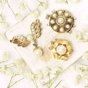 Neumann clasp collection Bay Shore