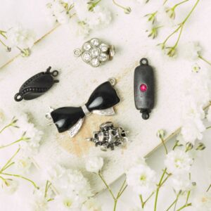 Neumann clasp collection Milton I.