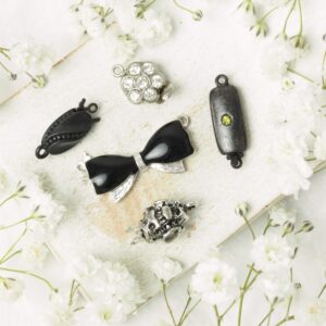 Neumann clasp collection Milton III.