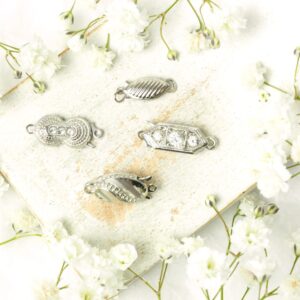 Neumann clasp collection Montara