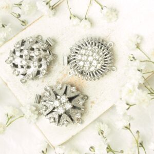 Neumann clasp collection Newington