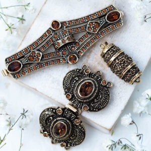 Neumann clasp collection Vancouver