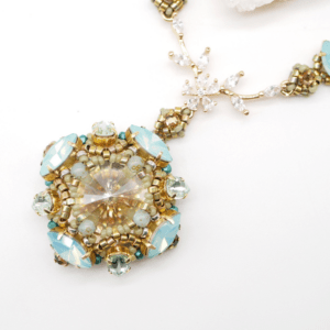 POETRY IN MOTION pendant beading tutorial by Vicky Roberts