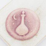 36 mm The Spy’s Elixir Beadingschool Art Cabochon Glittery Amethyst on light clay x 1 pc(s)
