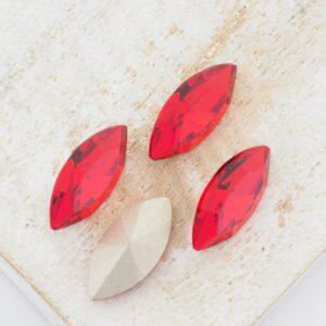 7x15 mm Preciosa Fancy Navette Light Siam x 4 pc(s)