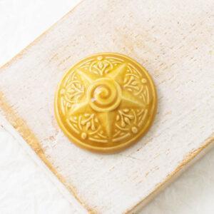 26 mm Kim's Dream Beadingschool Art Cabochon Gilded Sun on light clay x 1 pc(s)