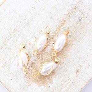 4x13 mm Cute Pearl Connector Pearly White Gold-colored x 4 pc(s)