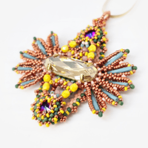 CORAL BOUQUET/BEE pendant beading tutorial by Ruxandra Puscas