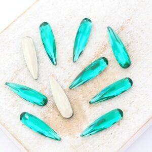 4x15 mm Aurora Fancy Raindrop cabochon Emerald x 10 pc(s)