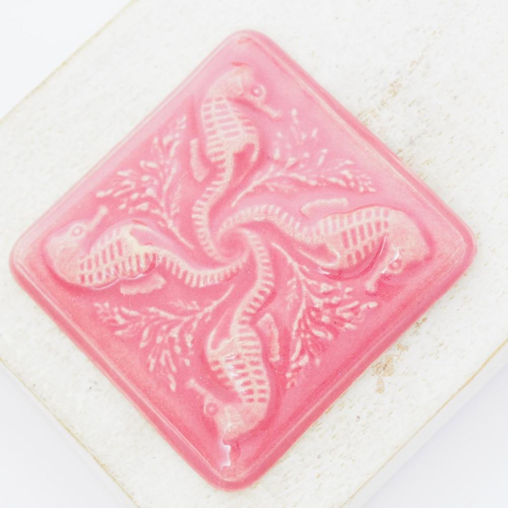 36×36 mm Dance of the Seahorse Beadingschool Art Cabochon Pink Punch on light clay x 1 pc(s)
