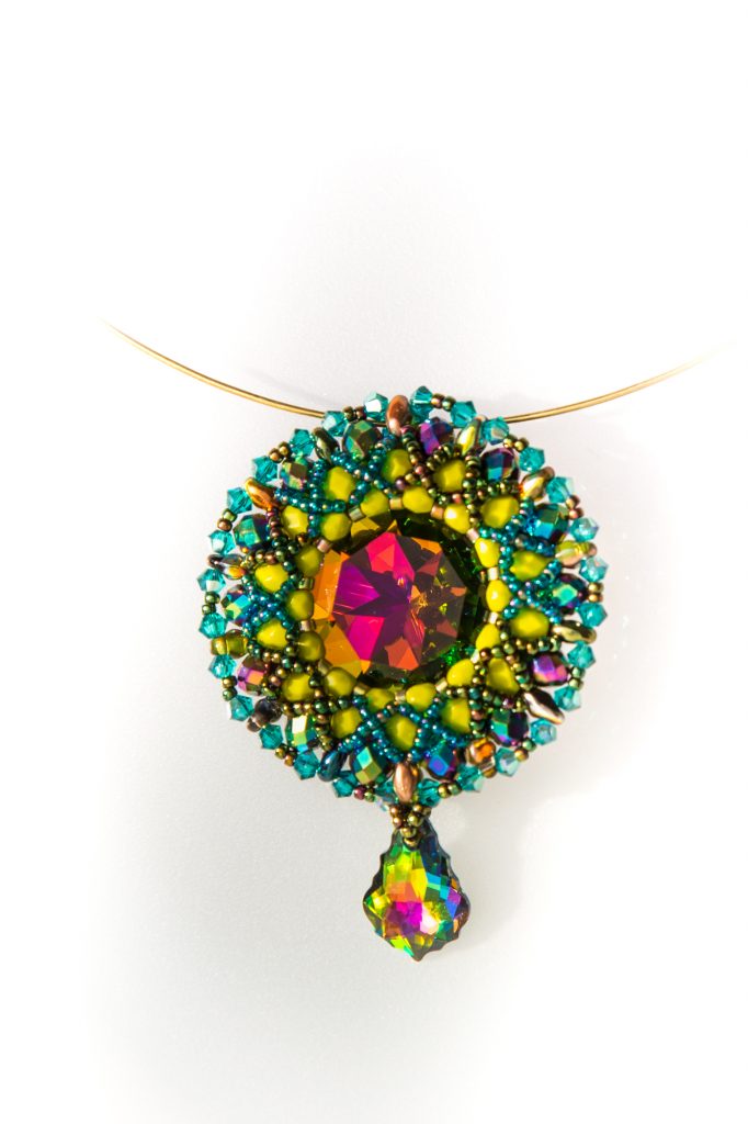 Passiflora pendant. Designed by Erika, beaded by Lenka!